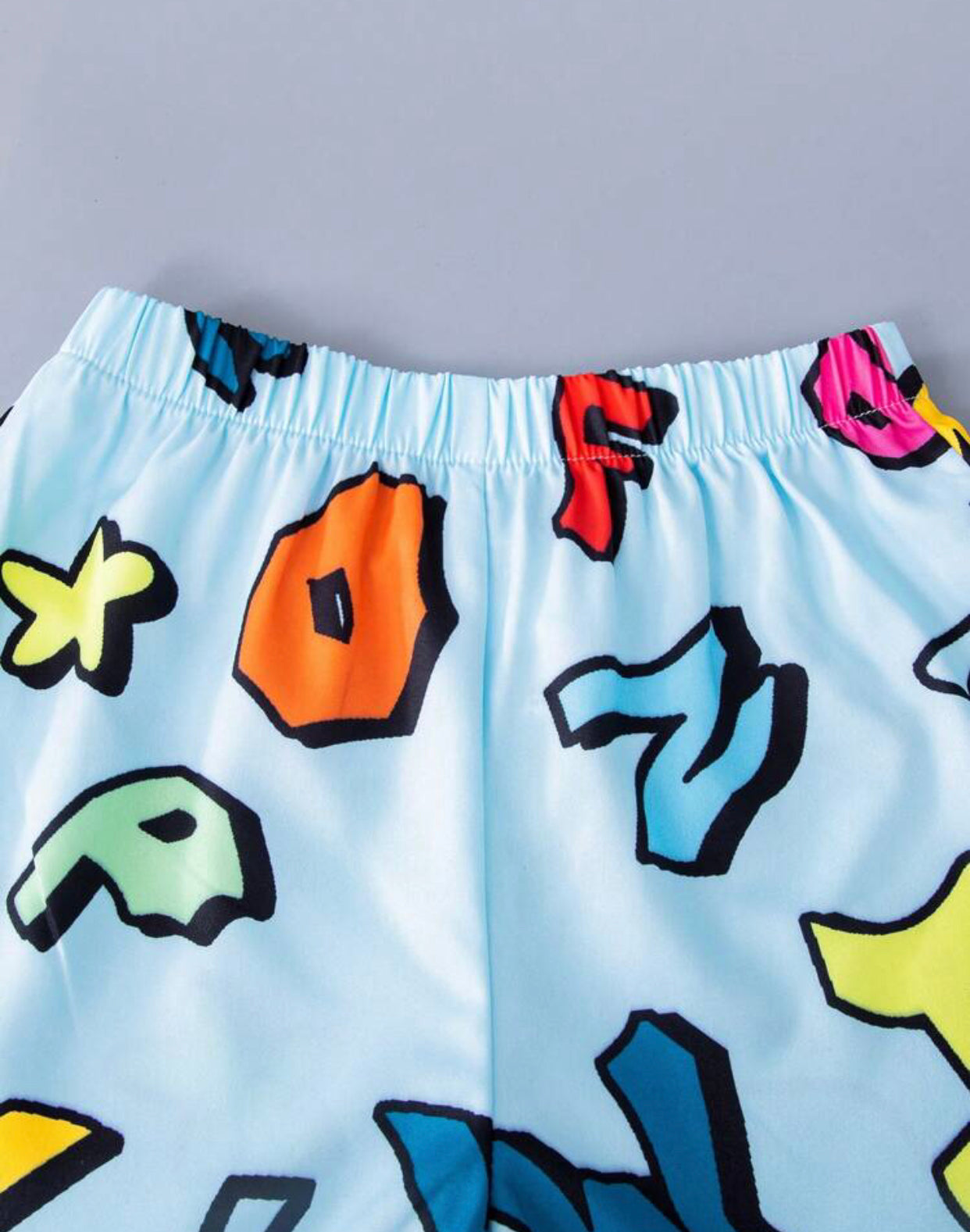 2pcs Letter Graphic Shorts